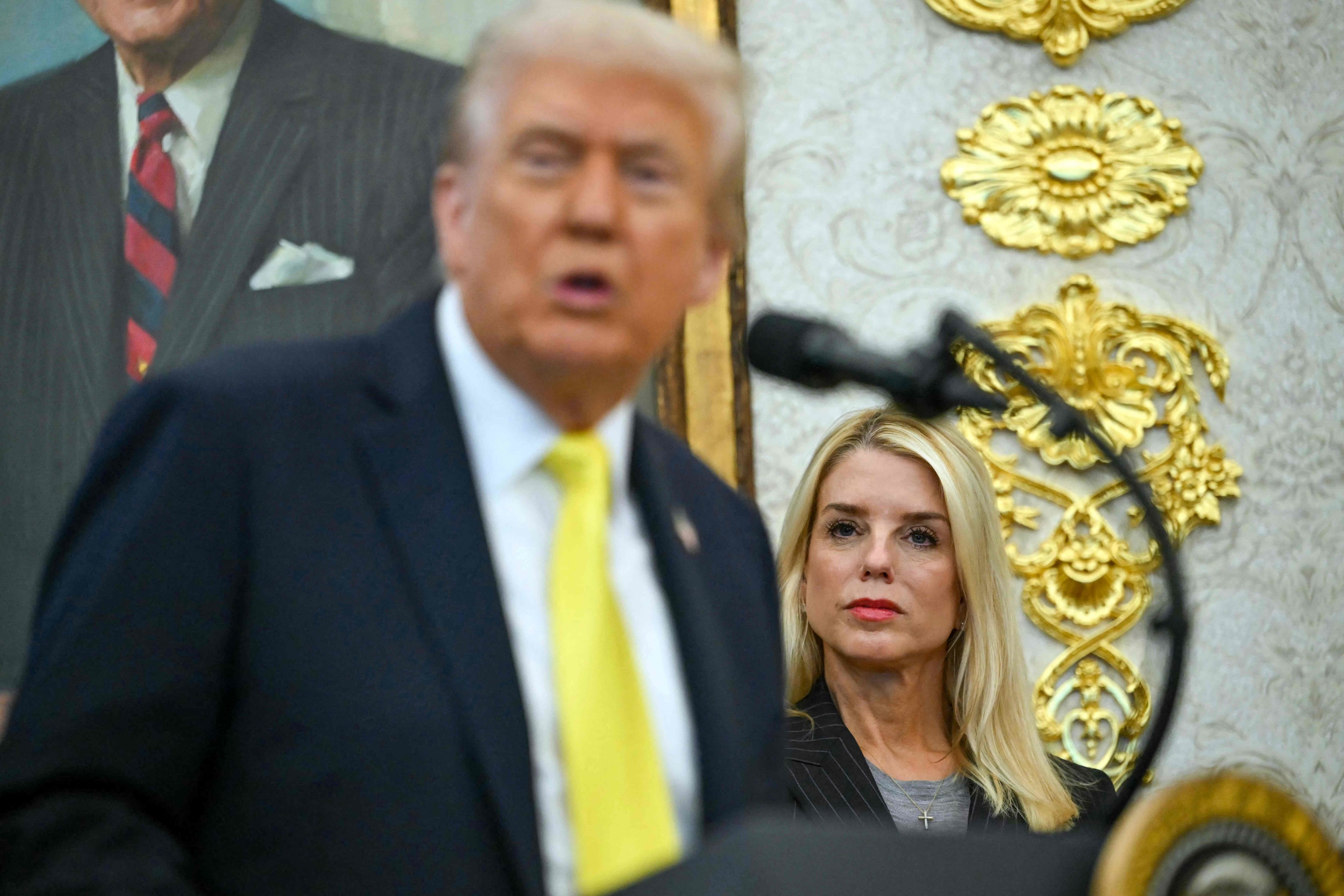 Trump cesa a la fiscal general Pam Bondi en un movimiento sorpresa
