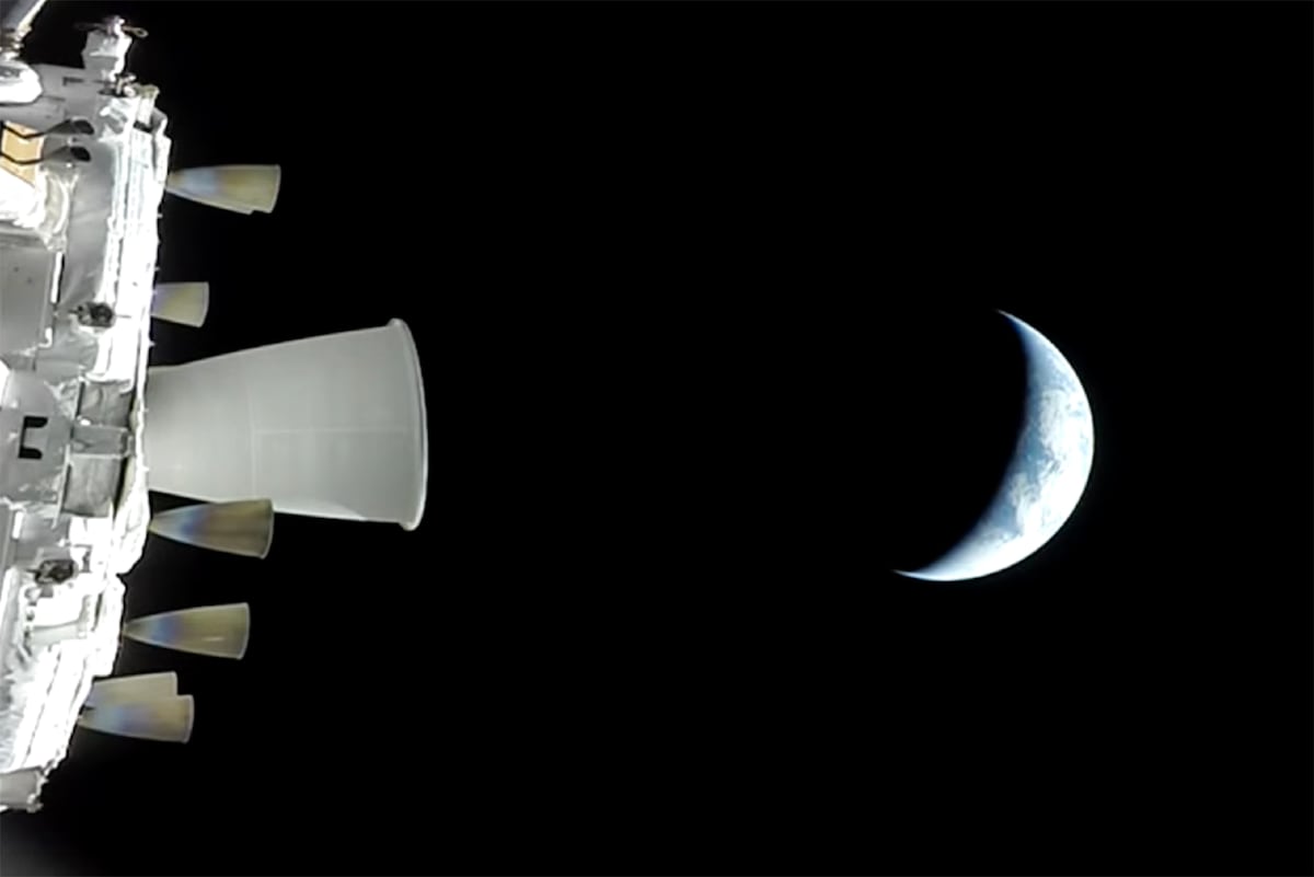 La nave Orion logra exitosamente la maniobra decisiva rumbo a la Luna