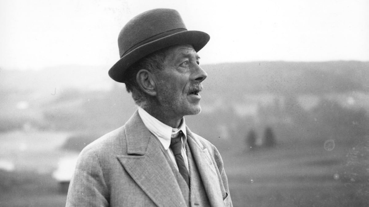 La vida en la periferia: Robert Walser, el escritor que celebró la belleza de lo cotidiano