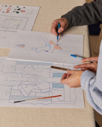 Detalles de las figuras creadas por Twee Muizen para el escaparate de Hermès en Madrid, combinando tradición y fantasía. (Fuente: El País)