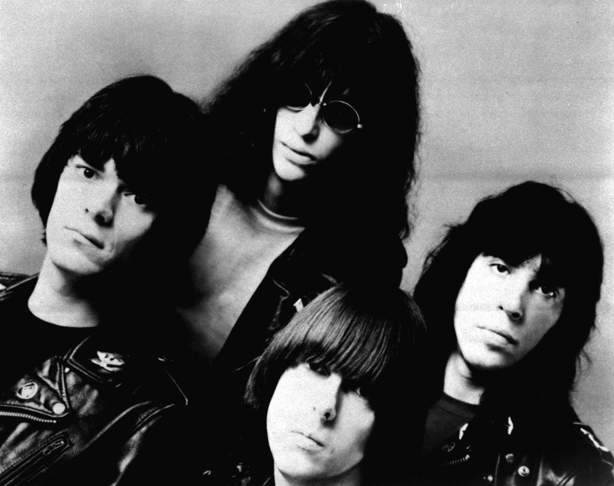 Fotografía de archivo de la banda punk estadounidense 'Los Ramones' en 1982. (Fuente: El Periódico)