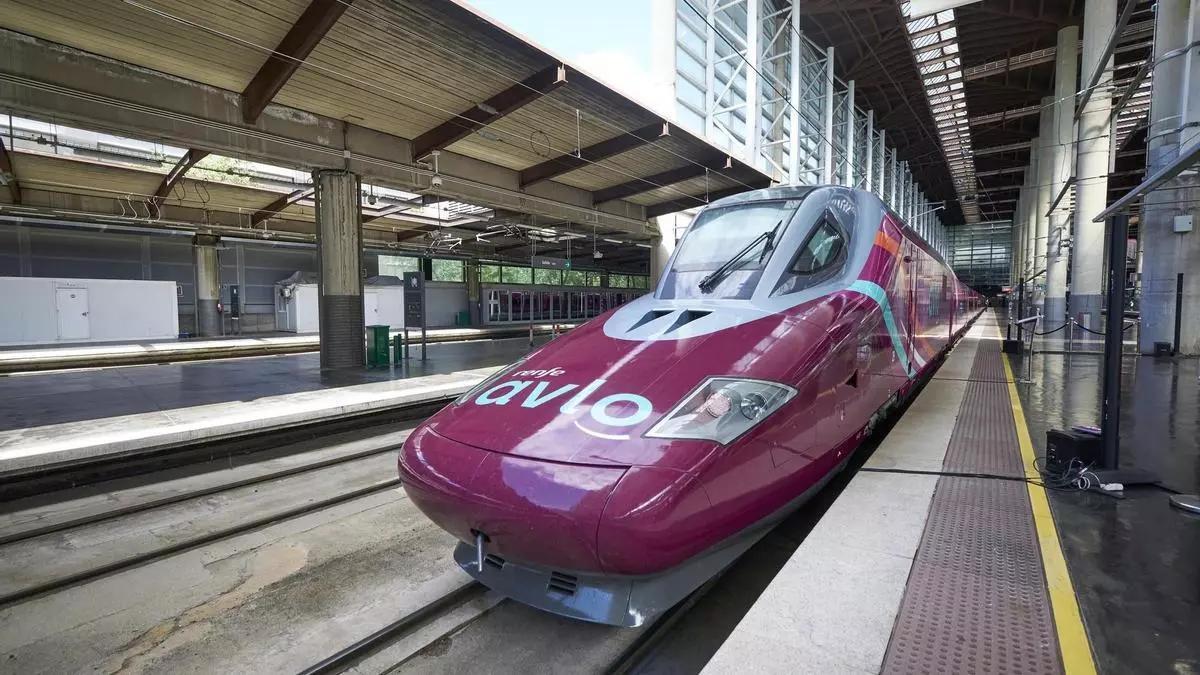 Renfe aumenta un 35% el precio de los billetes de AVE entre Madrid y Barcelona tras eliminar la oferta low cost
