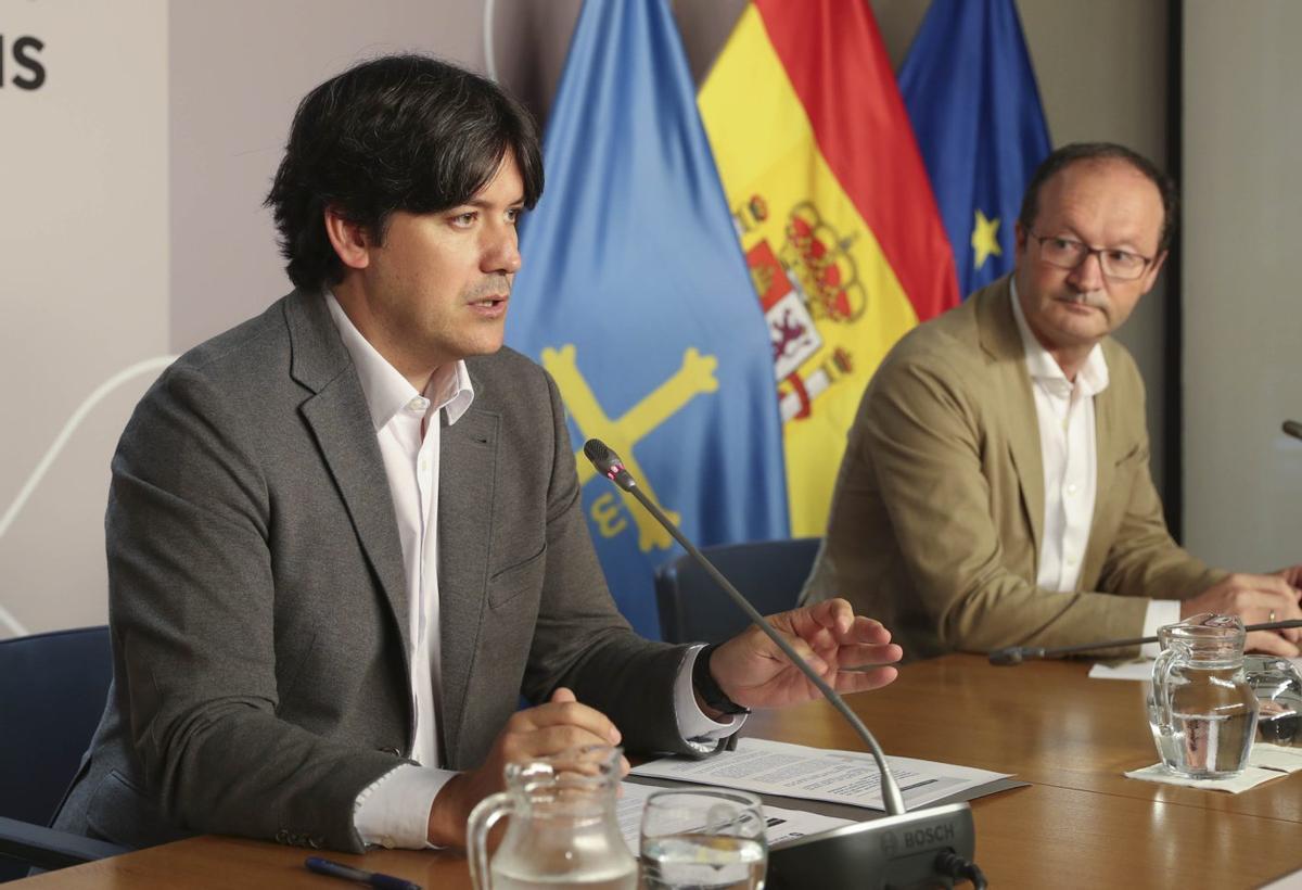 Borja Sánchez y Javier Cueli en una reunión de trabajo (Fuente: El Periódico)