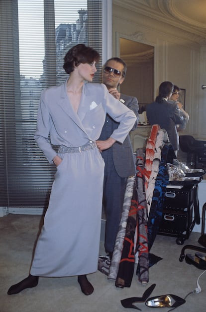 Inès de la Fressange y Erri De Luca en una imagen de archivo (Fuente: El País)