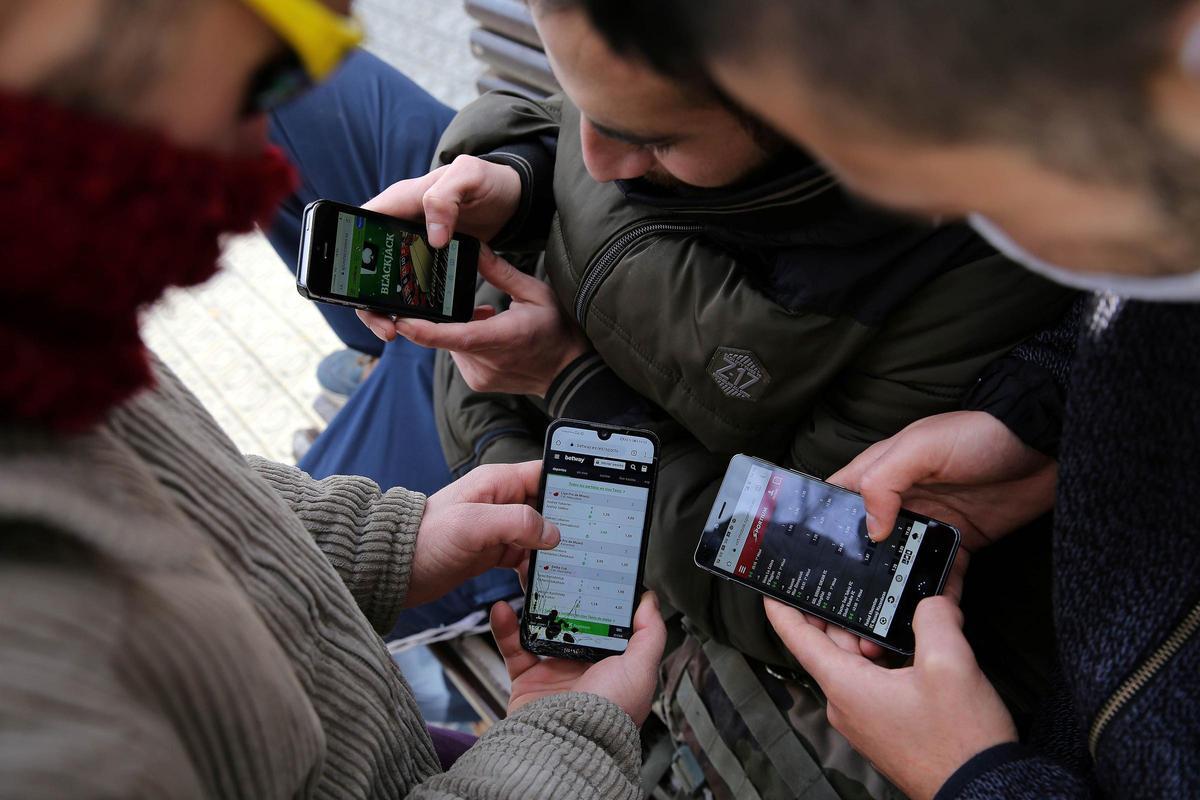 La Propuesta de Prohibición de Acceso a Plataformas Digitales para Menores de 16 Años: ¿Cuál es el Objetivo?