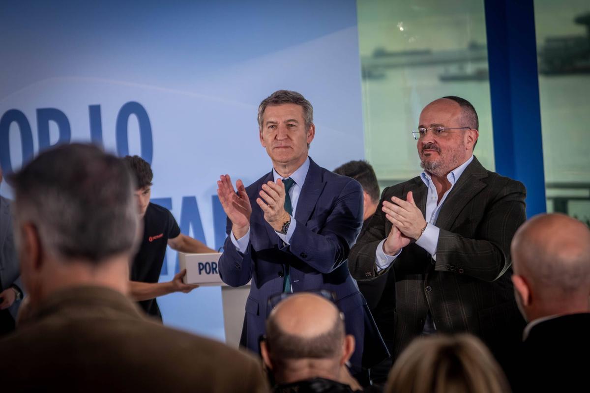 Feijóo y Fernández: sintonía tras el choque por el liderazgo del PP en Catalunya (Fuente: El Periódico)
