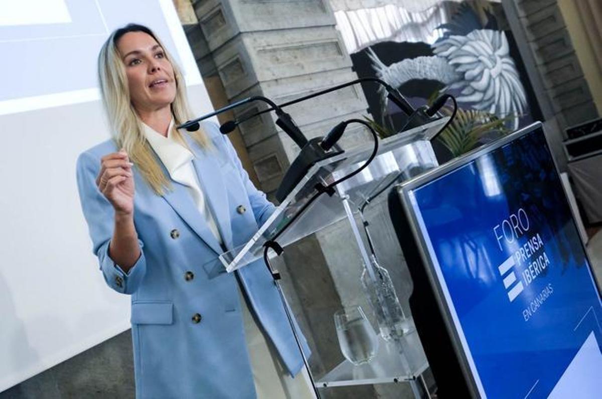 Atasco en una vía principal de Canarias (Fuente: El Periódico)