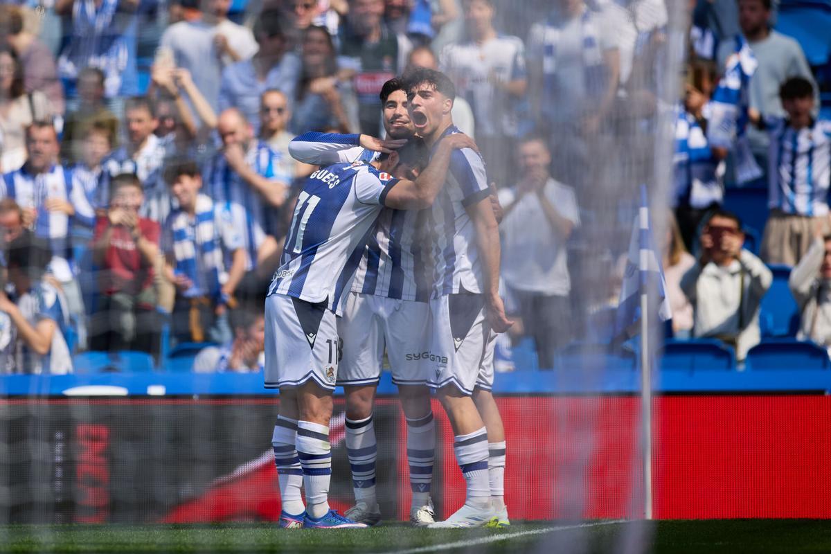 La Real Sociedad golea al Levante y refuerza su candidatura europea