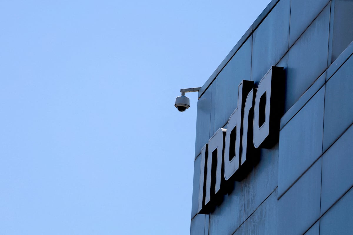 La lucha por el control de Indra: una batalla clave en la industria de la defensa