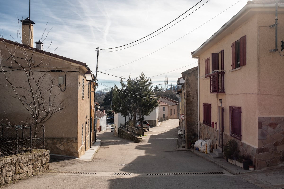 Robregordo, el pueblo madrileño con una alcaldesa colombiana que lucha contra la despoblación