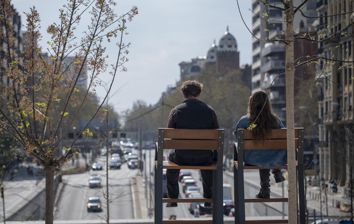Descubre los bancos más fotogénicos de Barcelona: oasis urbanos con vistas impresionantes