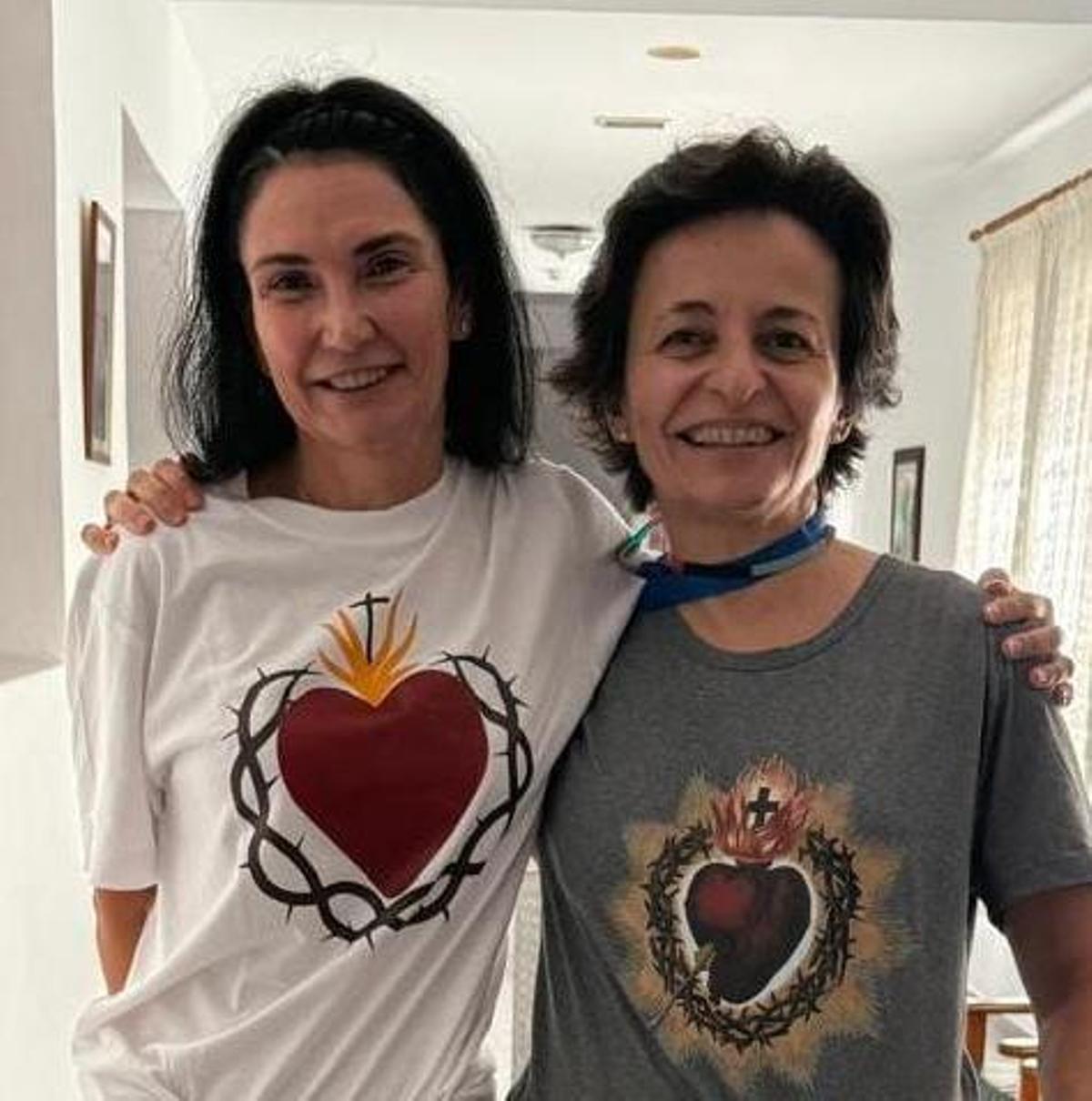 Patricia Serrano, creadora de la web deretiro.es, sonriendo mientras habla sobre el auge de los retiros espirituales. (Fuente: El Periódico)