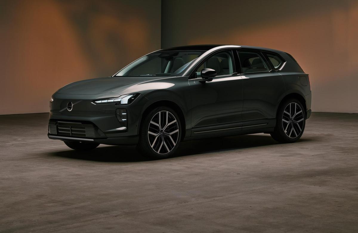 Volvo presenta su cinturón de seguridad multiadaptativo en el EX60 eléctrico