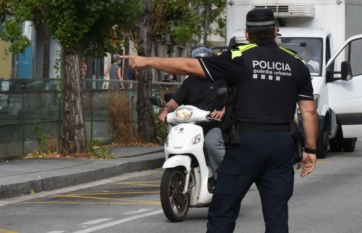 Detenido un motorista por circular a 123 km/h en la ronda del General Mitre de Barcelona