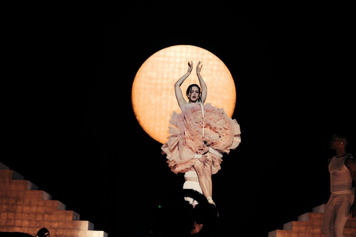 Rosalía conquista Madrid con su álbum 'Lux': un espectáculo inolvidable