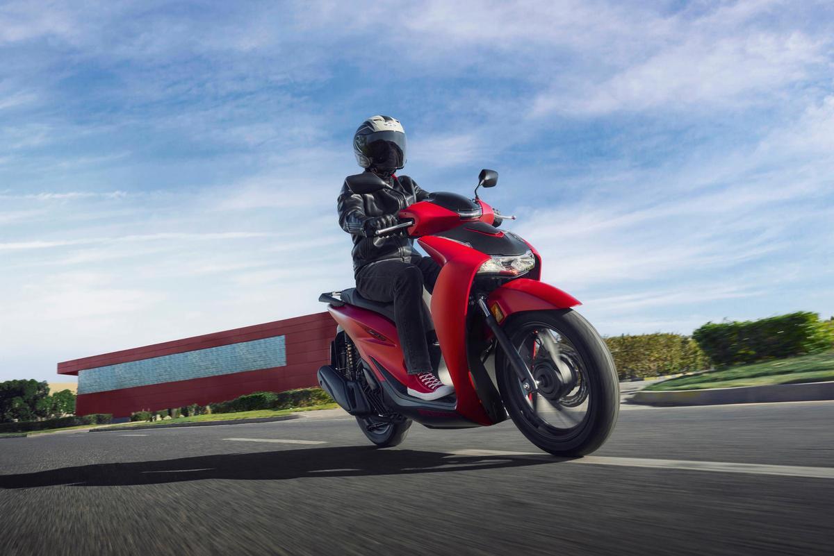 25 Años de Dominio Urbano: La Historia del Honda SH125i