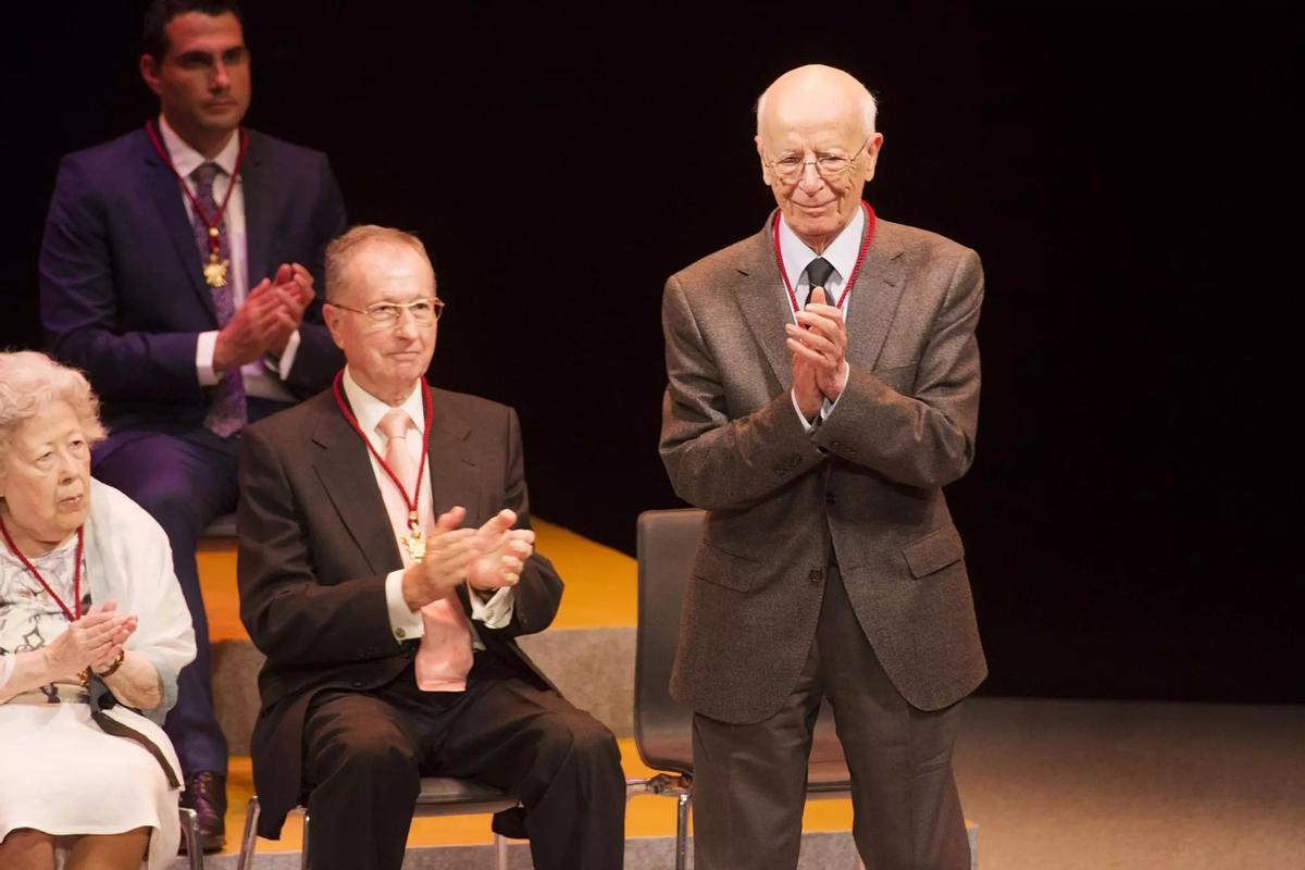 El filósofo sevillano Emilio Lledó en un acto de reconocimiento como Hijo Predilecto de Sevilla (Fuente: El Periódico)