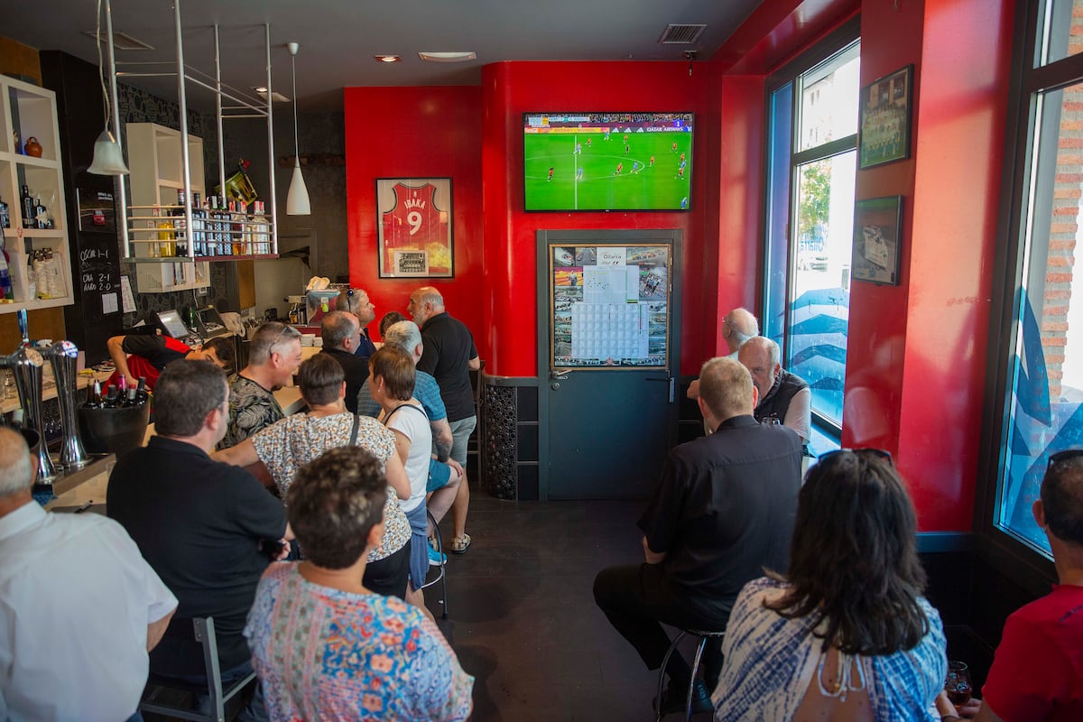 La Voz del Barrio: Fútbol, Fe y Cultura en Tiempos de Cambio