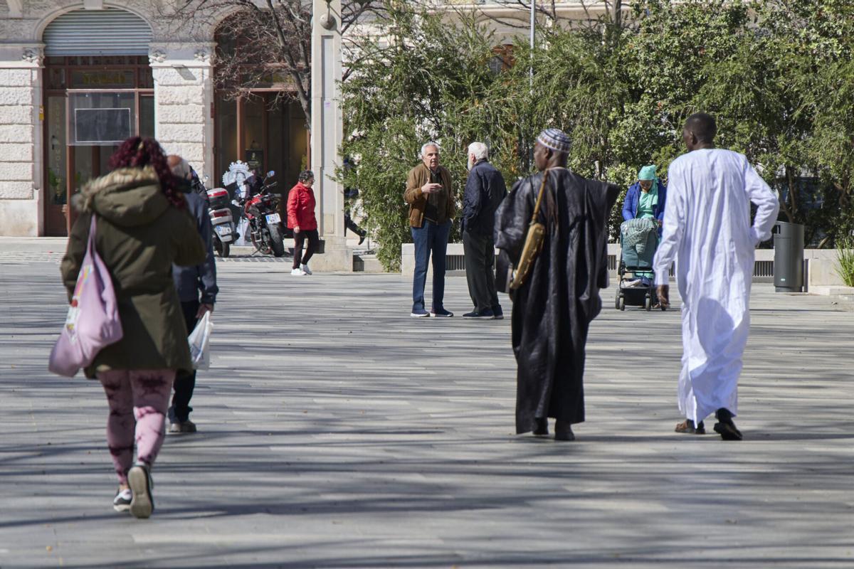 Figueres Endurece su Padrón Municipal en Medio de la Regularización de Migrantes