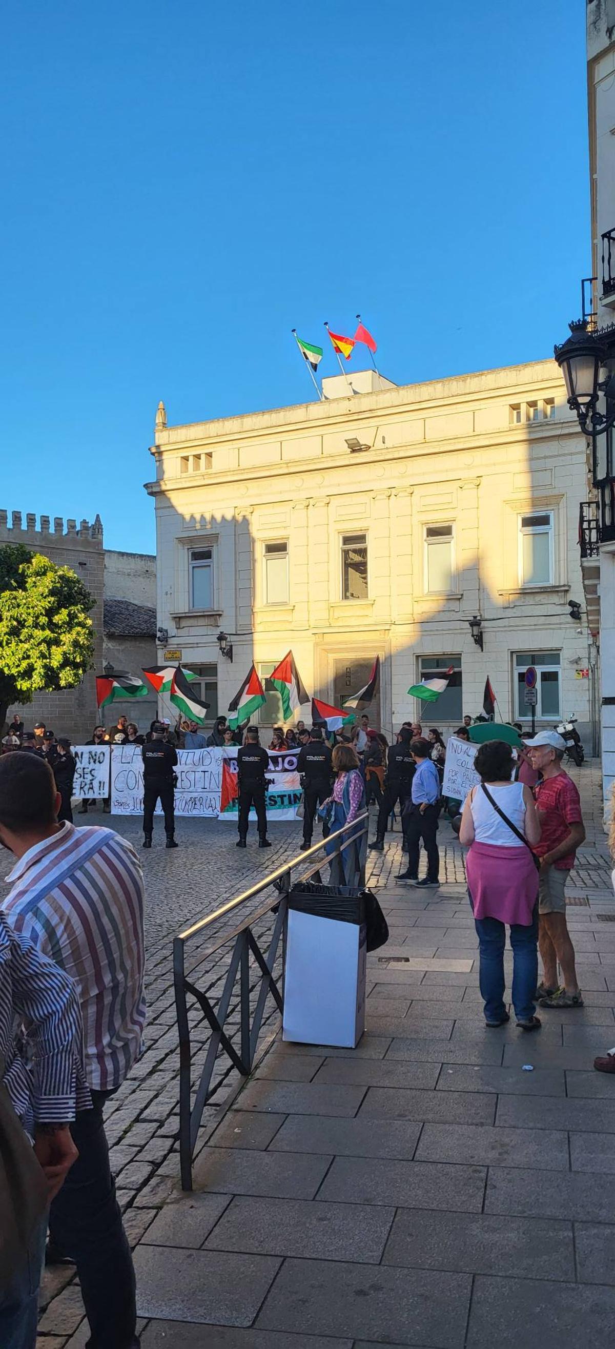 VOX critica manifestación pro-Palestina durante procesión del Santo Entierro en Badajoz