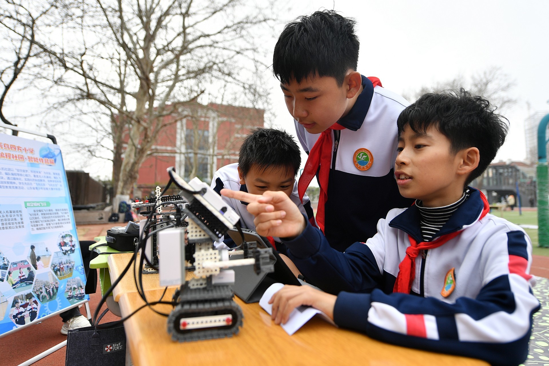 China cambia su enfoque educativo: más recreos y menos tareas para combatir el estrés académico