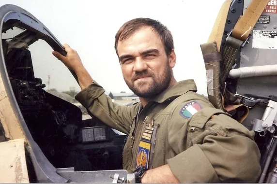 Un piloto derribado en Irak en 1991 habla sobre la resistencia en combate