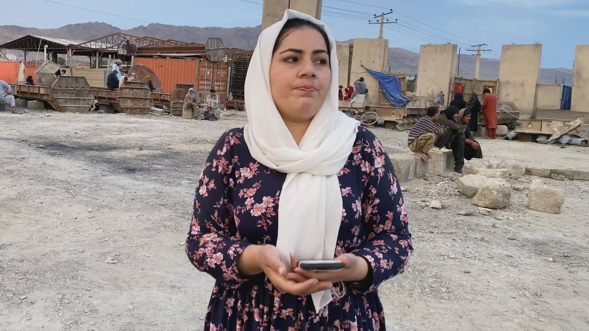 La lucha de una refugiada afgana: '¿Dónde están mis hijos?'