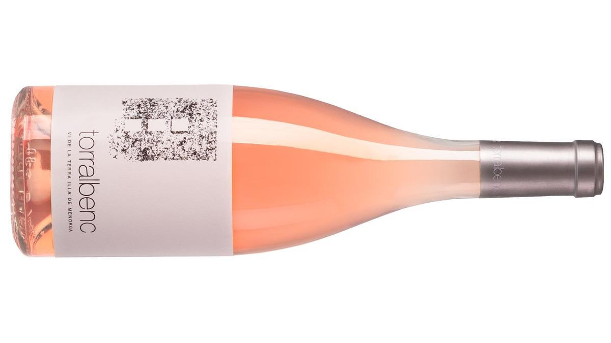 Vino Torralbenc Rosado 2024 de Bodegas Torralbenc, con un aroma delicado y notas de flores blancas y pétalos de rosa. (Fuente: El Periódico)