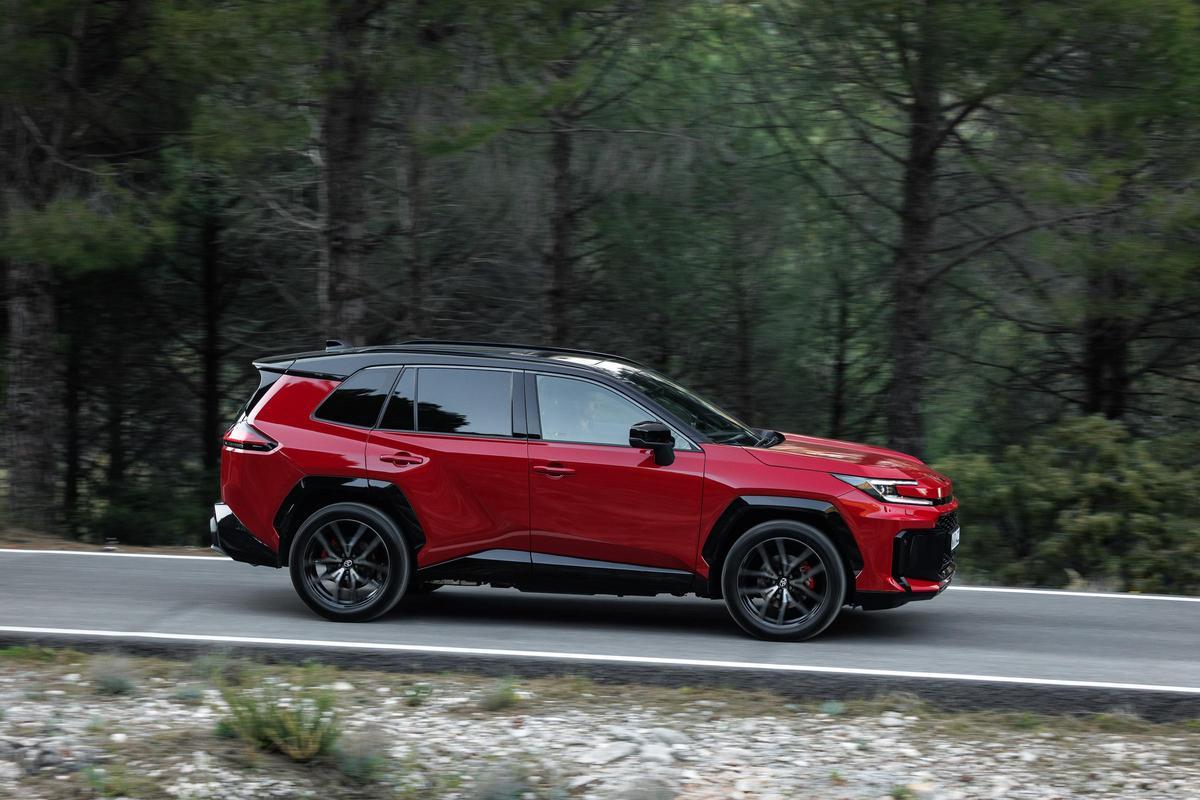 El nuevo Toyota RAV4, un SUV icónico de la marca japonesa, con un diseño renovado y más tecnológico. (Fuente: El Periódico)