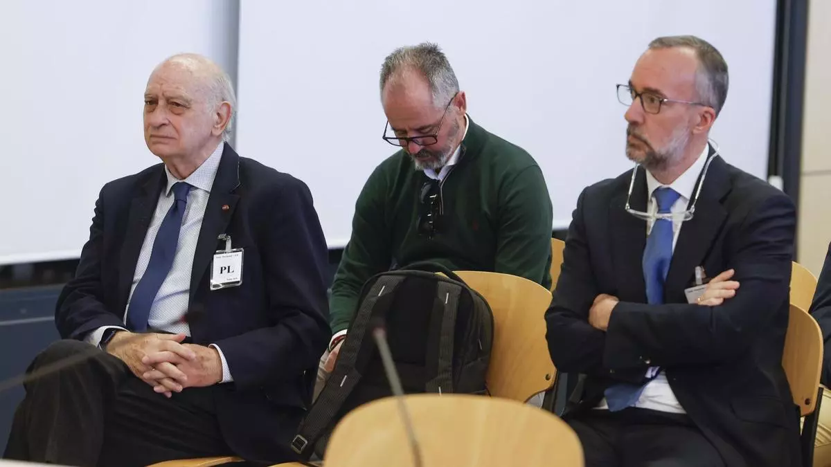 Estación de La Sagrera con trenes en servicio (Fuente: El Periódico)