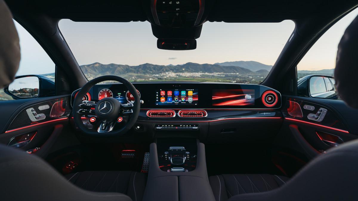 Interior del Mercedes AMG GLE 53 2026, con un enfoque en lujo y confort (Fuente: El Periódico)