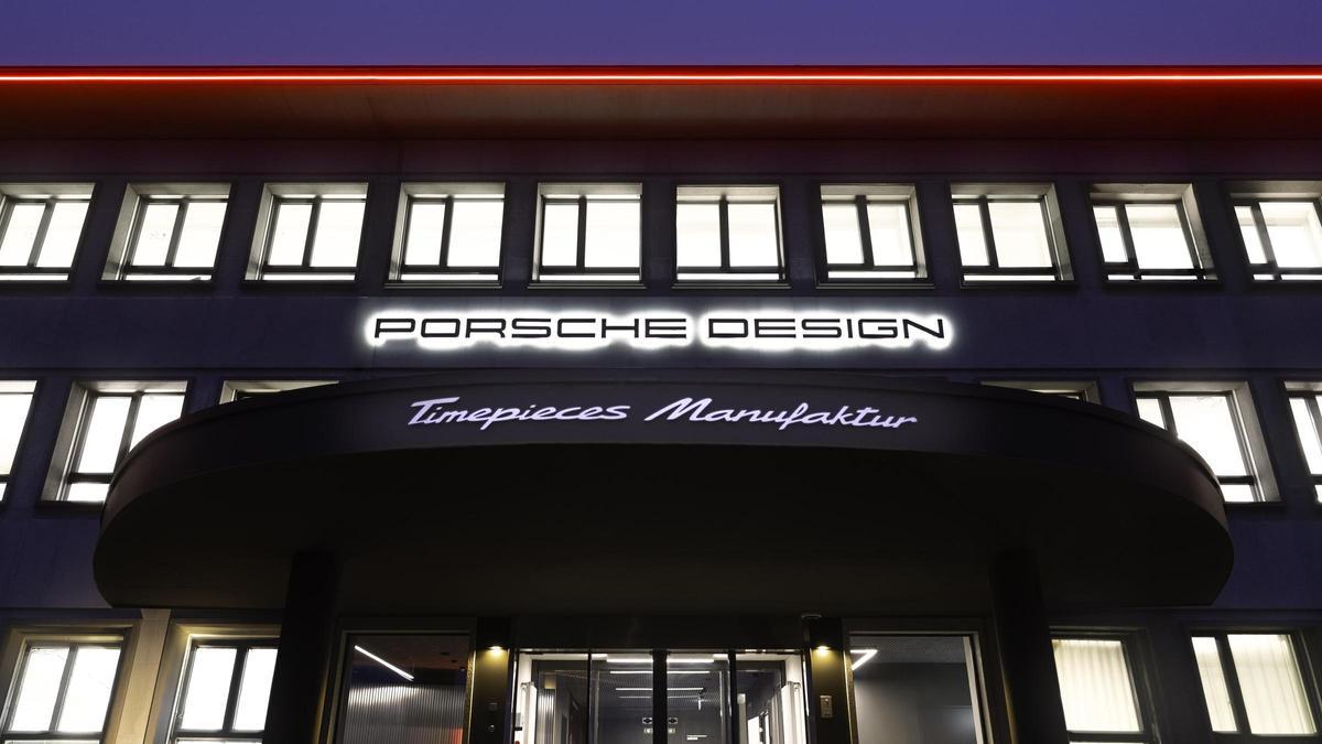 Porsche inaugura su nueva fábrica de relojes en Suiza, un movimiento estratégico en su diversificación. (Fuente: El Periódico)