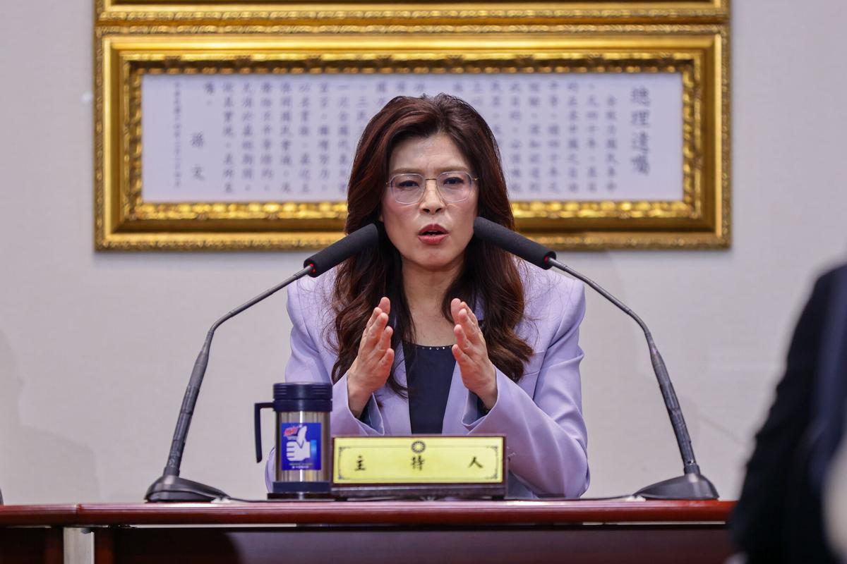 La líder opositora taiwanesa Chen Li-wun inicia una misión de paz en China