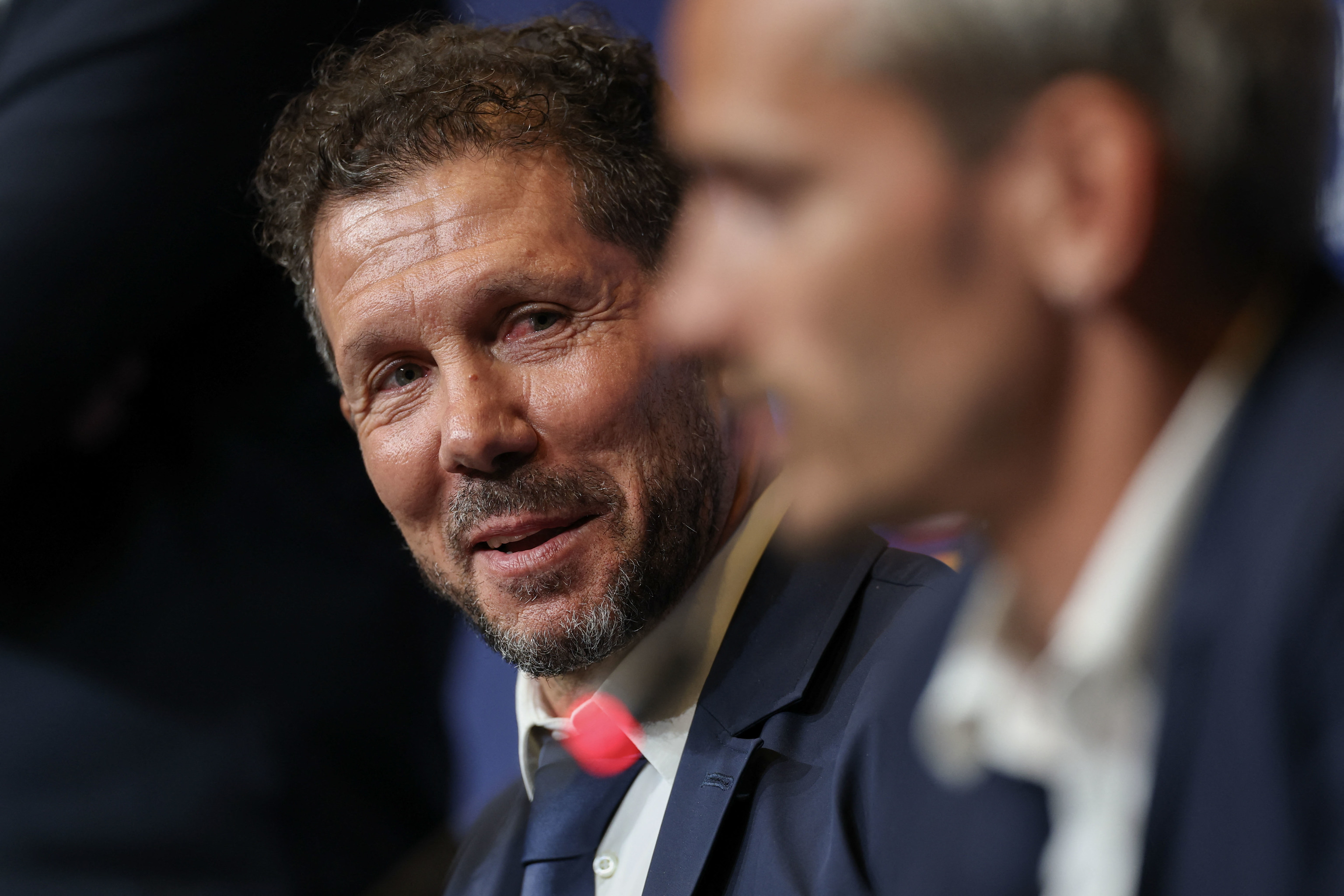 Simeone despide a Griezmann con emotivo discurso: 'Te quiero, pero si no corres, vas afuera'