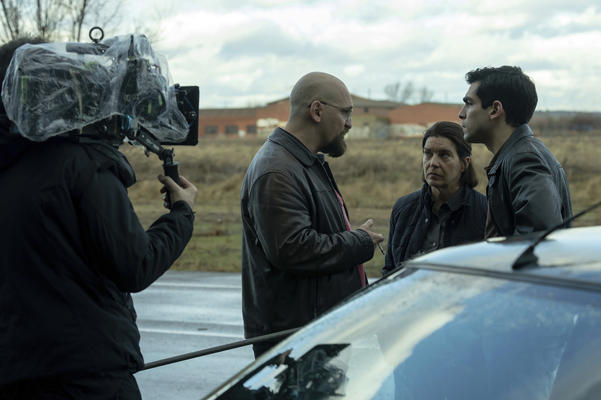 La serie 'El castillo' se rodó en un puticlub de carretera en La Mancha, España. (Fuente: El Mundo Cultura)