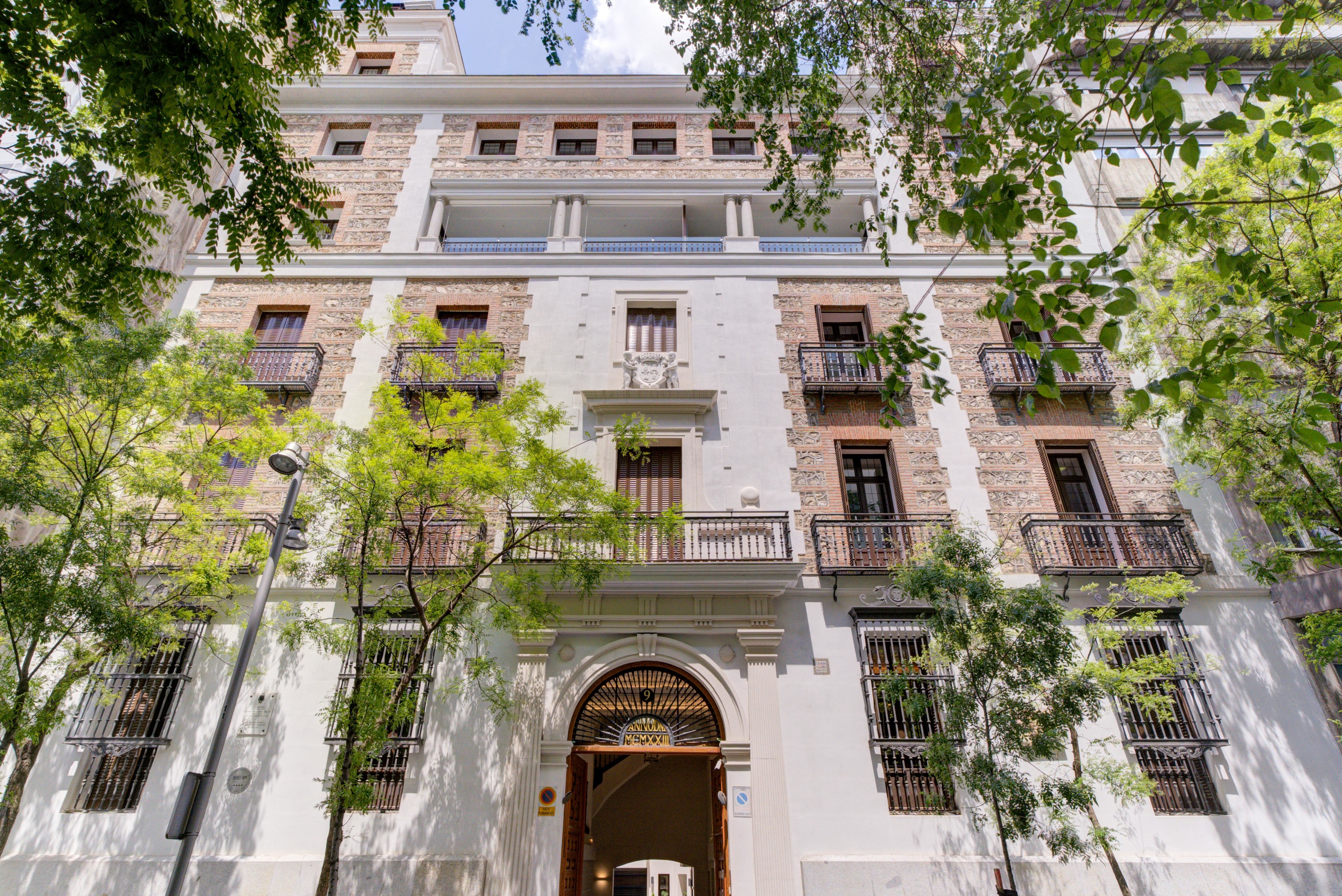Lujo sin límites: El ático de Valle-Inclán en el Palacete del Conde de Cedillo sale a la venta por 10,8 millones