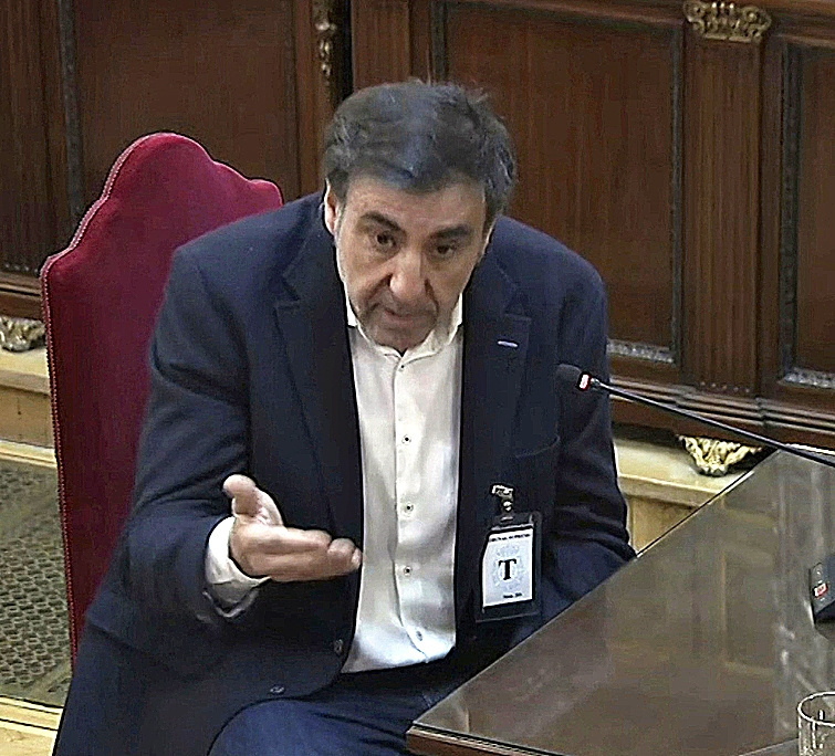 El ex ministro de Transportes, José Luis Ábalos, llega al Tribunal Supremo para declarar en el juicio por la trama de las mascarillas en pandemia. (Fuente: El Mundo España)