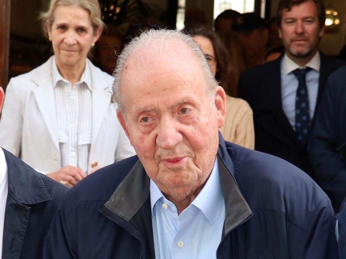 Juan Carlos I asiste a la corrida del Domingo de Resurrección en Sevilla con Morante de la Puebla y otros amigos (Fuente: El Periódico)