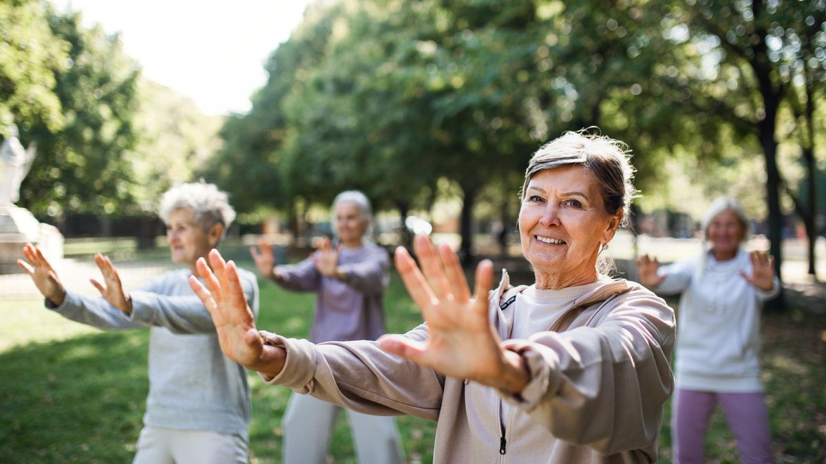 Cinco actividades físicas ideales para un envejecimiento saludable y social