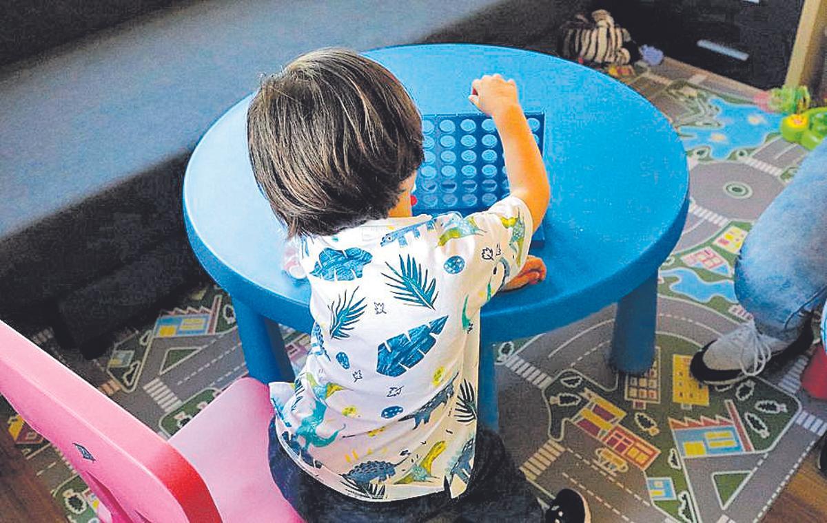 La Comunidad Valenciana asigna un profesor de apoyo parcial a niño con discapacidad