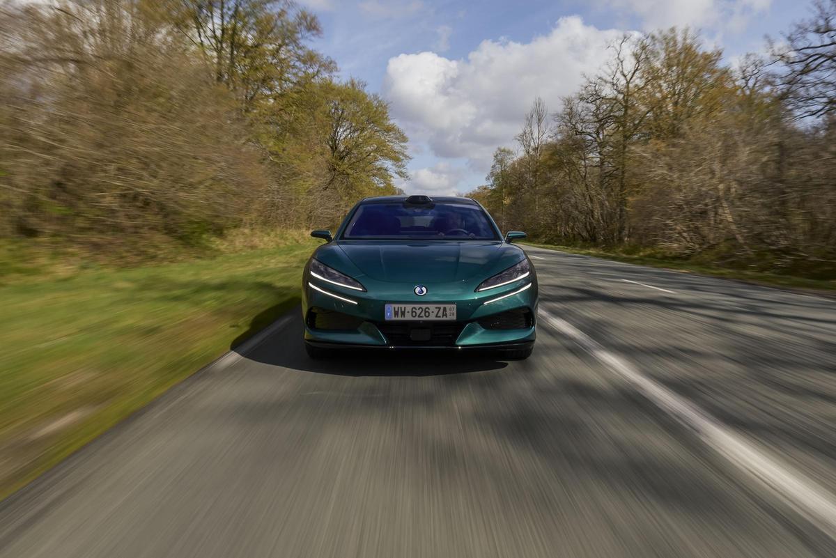 Denza D9, el monovolumen de lujo con capacidad para siete personas (Fuente: El Periódico)