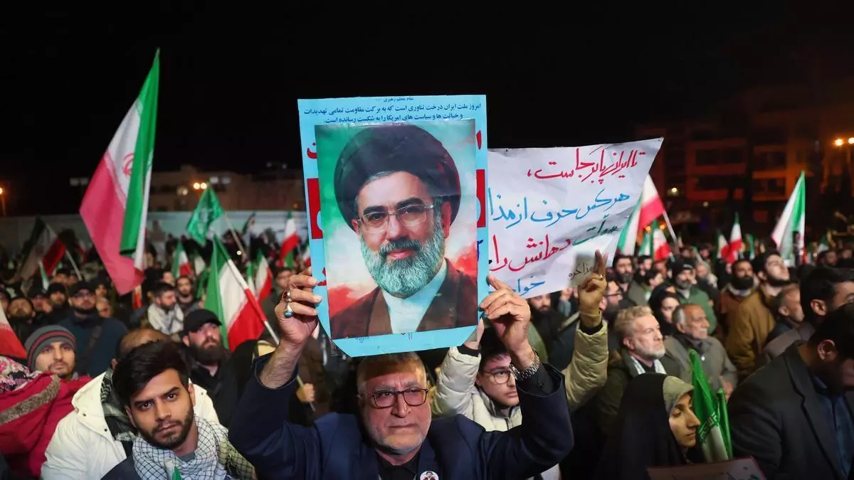 María del Monte e Isa Pantoja en un encuentro público (Fuente: El Periódico)