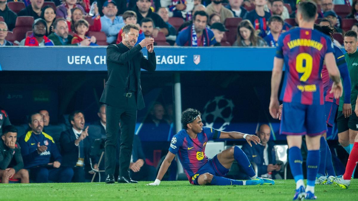 Joan Garcia no llega al lanzamiento de falta de Julián Álvarez que abrió el marcador en el minuto inicial