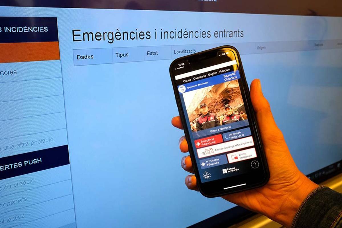 Guardia Urbana de Cornellà patrullando las calles del municipio como parte del modelo de policía de proximidad