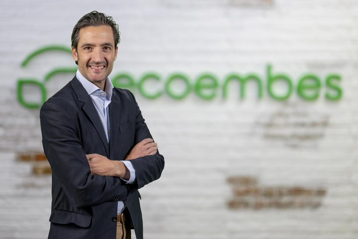 Planta de tratamiento de residuos con equipos modernos de clasificación y separación