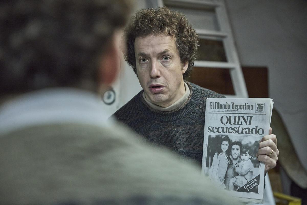 Escena de la serie 'Por cien millones' con recreación de la Zaragoza de 1981