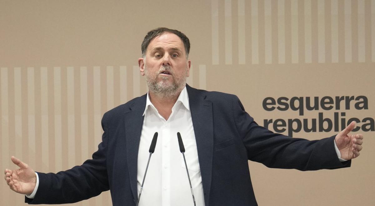 Ejecutiva de ERC en Igualada anunciando su dimisión