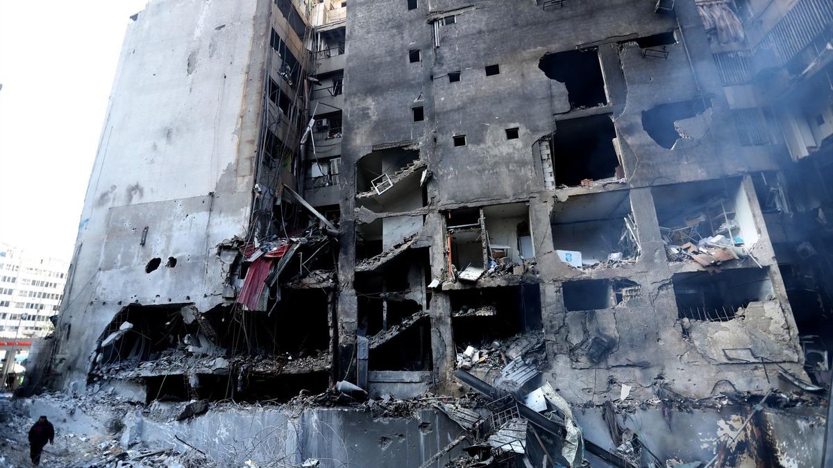 Israel lanza bombardeo de 10 minutos en Beirut: más de 300 muertos y 1 100 heridos