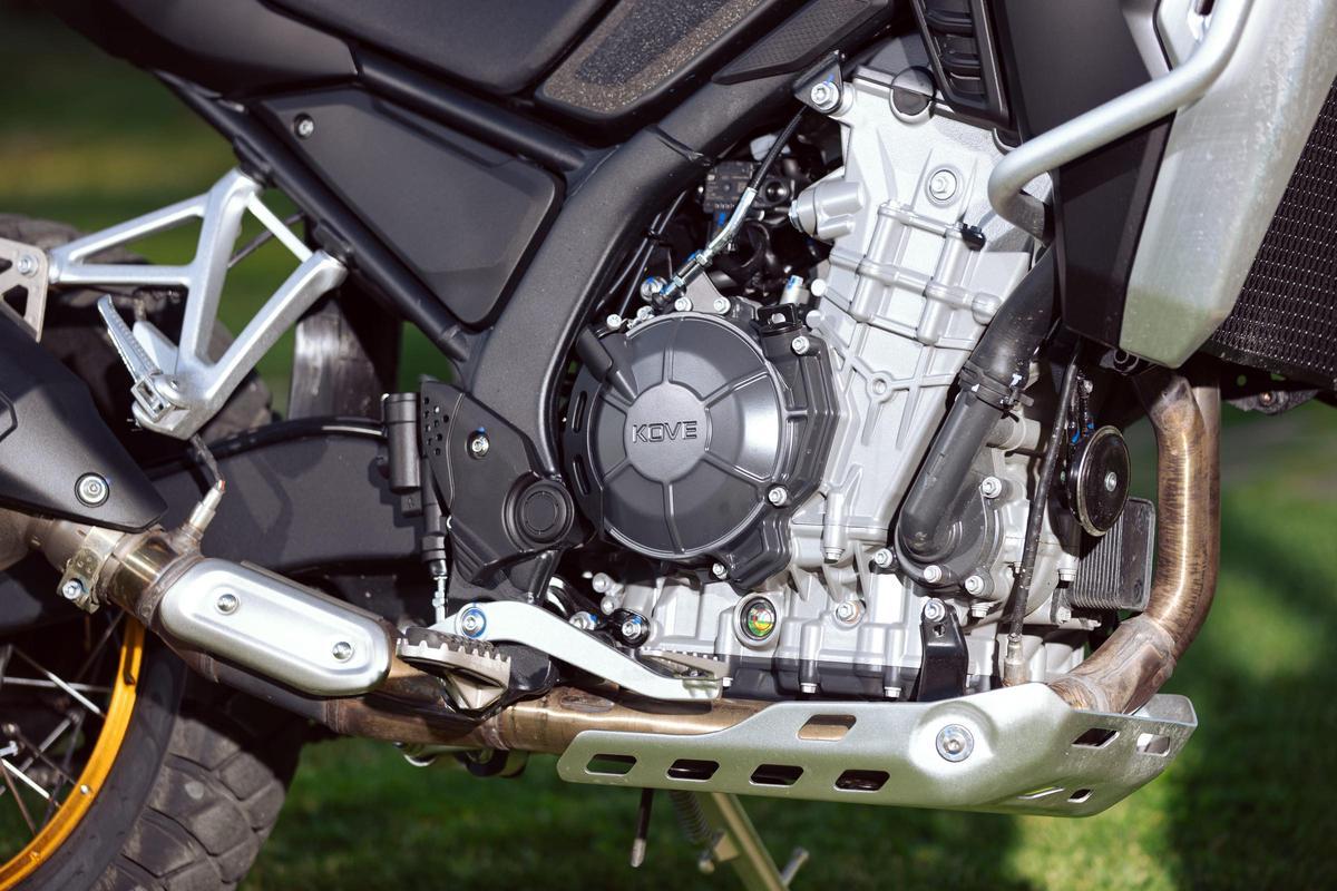 Kove 800X GT presentada en el evento oficial en Shanghai