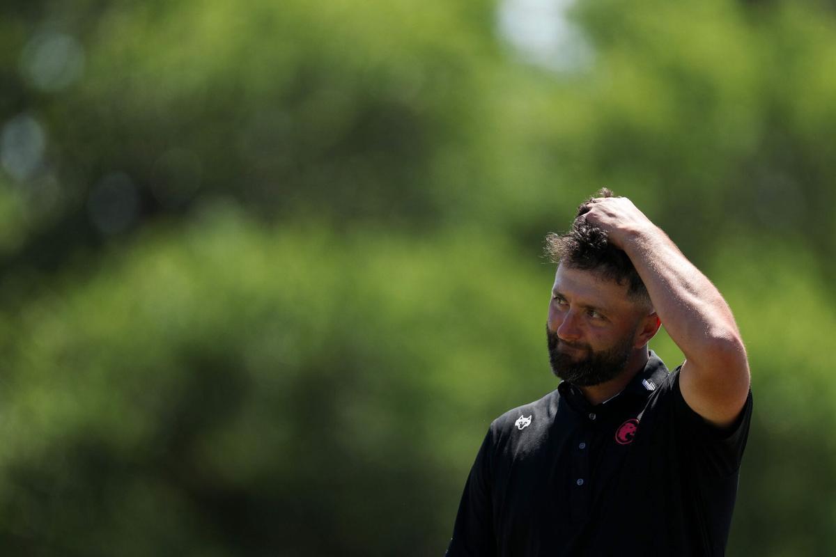 Jon Rahm en el hoyo 18 del Masters de Augusta tras la segunda jornada